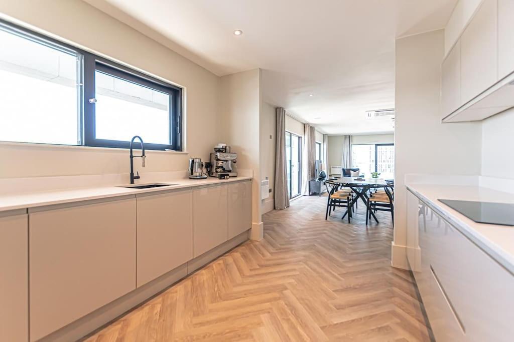 Penthouse River View! Wow Liverpool Exterior photo