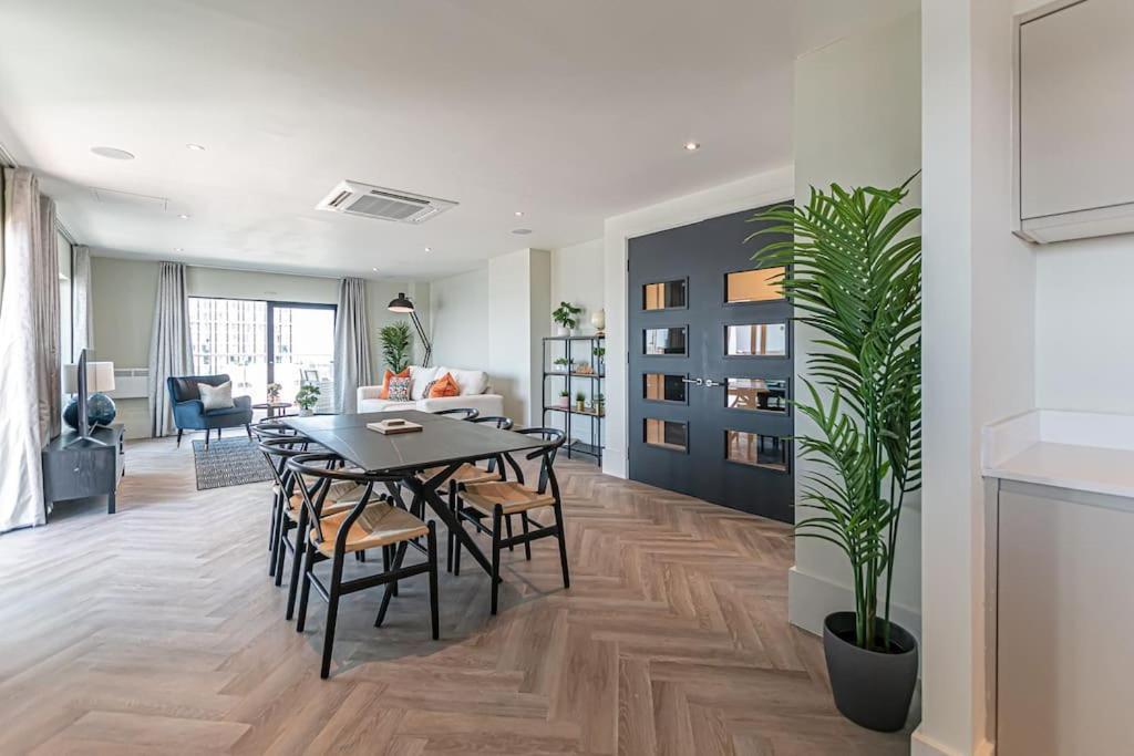 Penthouse River View! Wow Liverpool Exterior photo